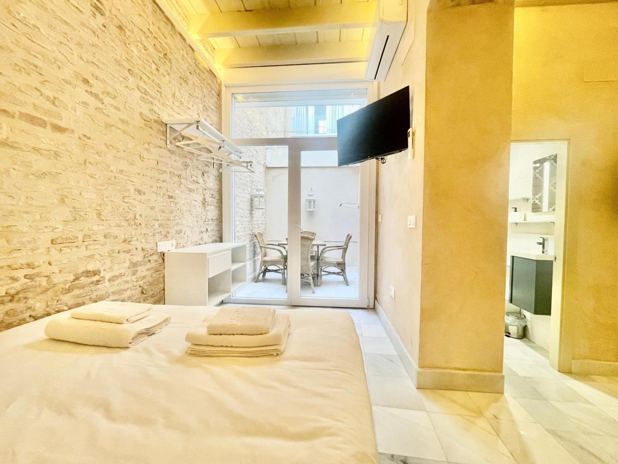 Апартаменти Click Triana - Patio Privado Севілья Екстер'єр фото
