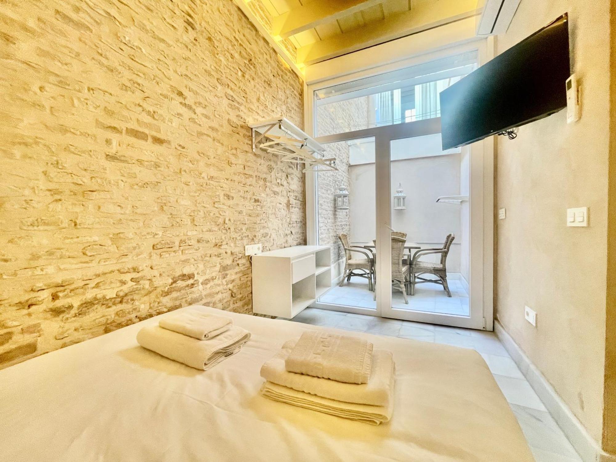 Апартаменти Click Triana - Patio Privado Севілья Екстер'єр фото